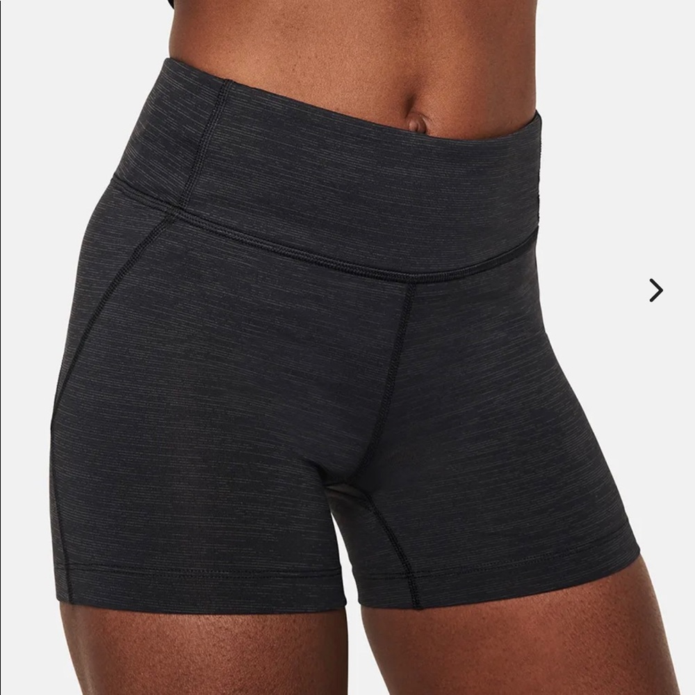 outdoor voices flex shorts!